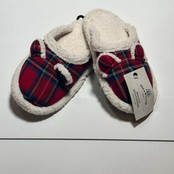 NWT Bee & Willow Kids Red Plaid Bear Scuff Slippers Size 11/12 - Picture 2 of 4